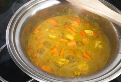 Pollo e carote al curry